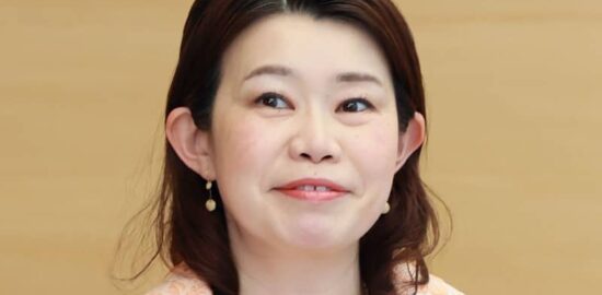 【独自】自民党女性局長代理に総選挙で「公職選挙法違反」の疑い「投票日にビラ配り」動画入手！ 群衆を前に「よろしくお願いしま～す」の場面も