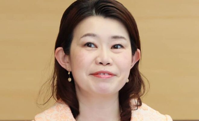 【独自】自民党女性局長代理に総選挙で「公職選挙法違反」の疑い「投票日にビラ配り」動画入手！ 群衆を前に「よろしくお願いしま～す」の場面も